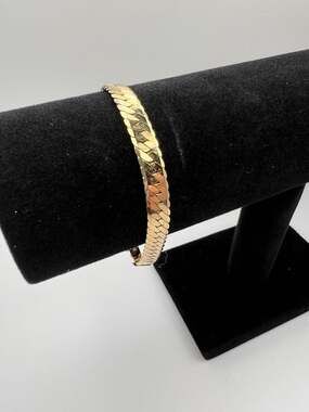 Vintage Gold Tone Herringbone Chain Bracelet 7.5 Inch